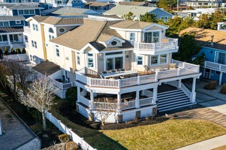 40 13th, Avalon, 08202