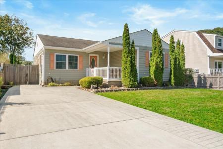 320 Oakdale, Villas, 08251