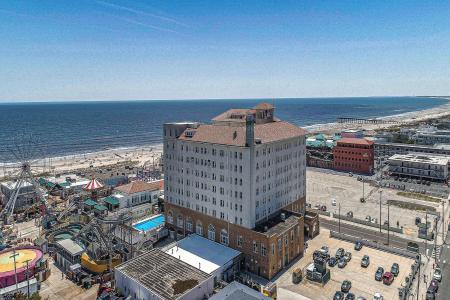 719 11th, Ocean City, 08226