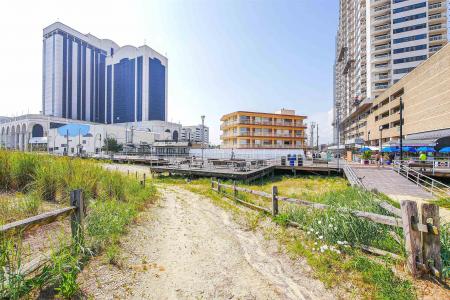 108 Montpelier, Atlantic City, 08401