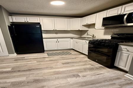 12 Colonial Ct, Galloway Township, 08205